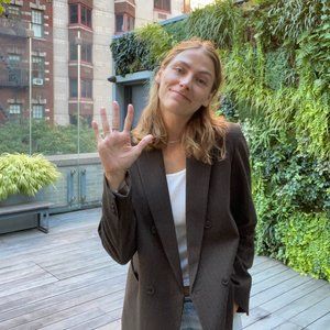 Meet your Posher, Olivia